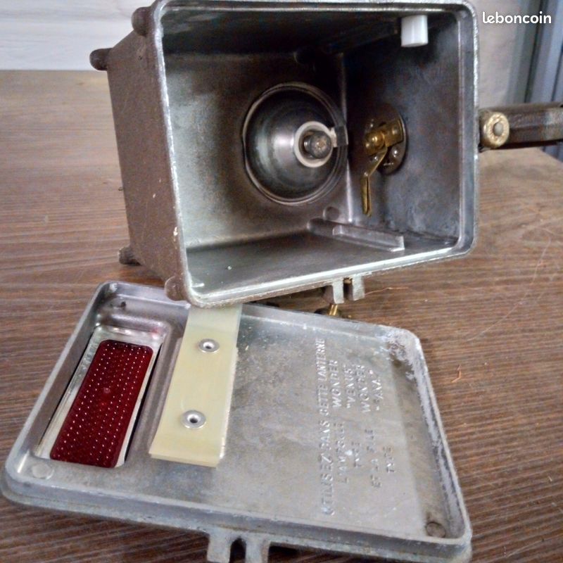 Lanterne portable SNCF de marque Wonder comme neuve (image 2)