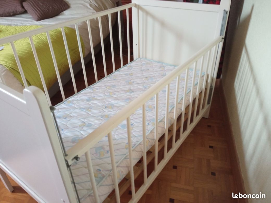 Lit bébé en bois (image 3)