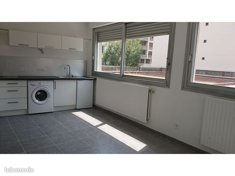 Appartement 1 pièce 30 m² · à Saint-Étienne · 30 m² · 410 €
