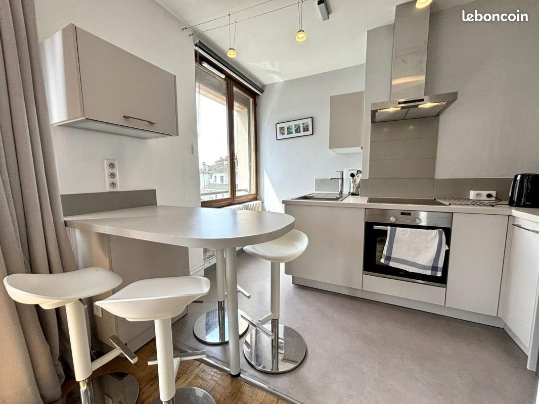 Appartement 2 pièces 54 m² · à Annecy · 54 m² · 1 065 €