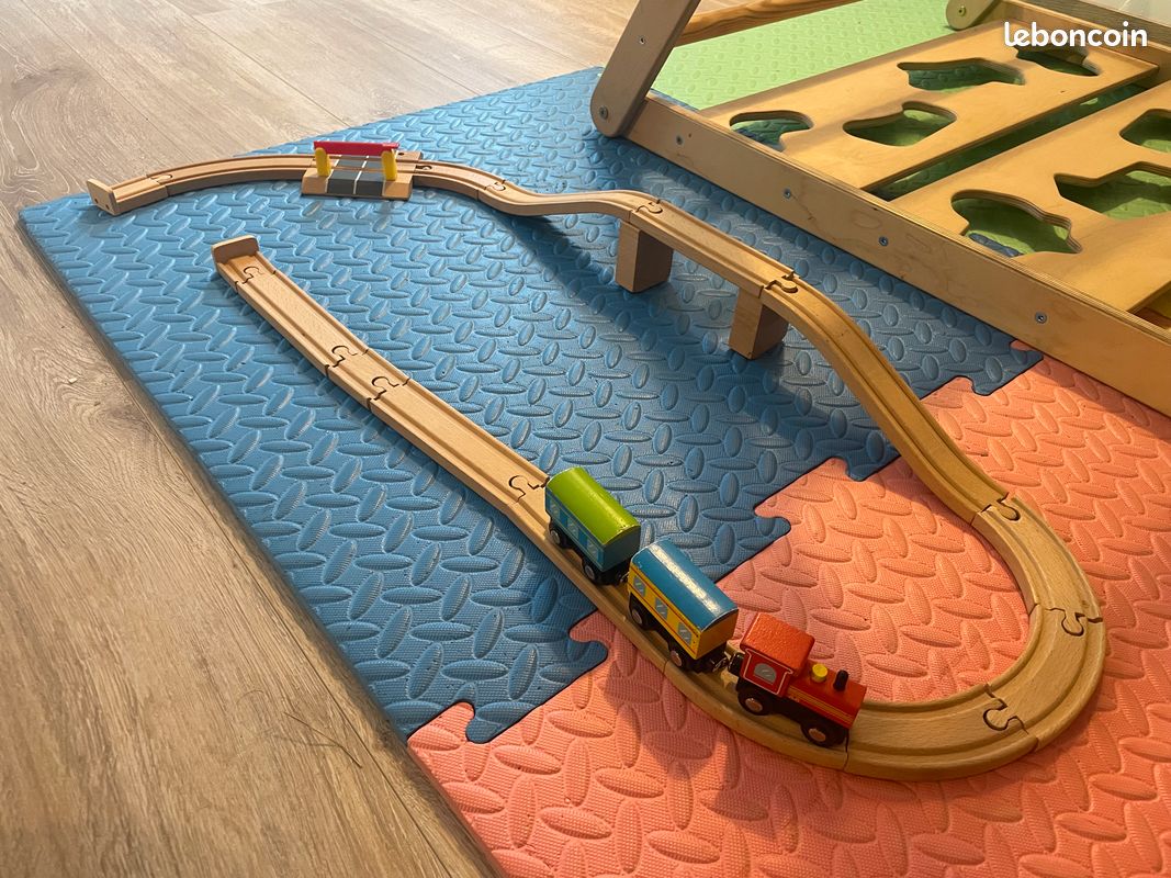 Circuit train (image 1)