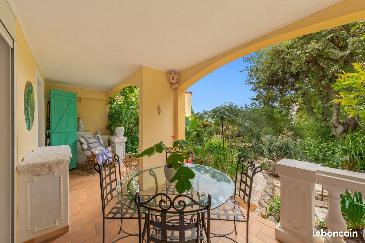 Appartement 2 pièces 44 m² · à Carqueiranne · 44 m² · 295 000 €