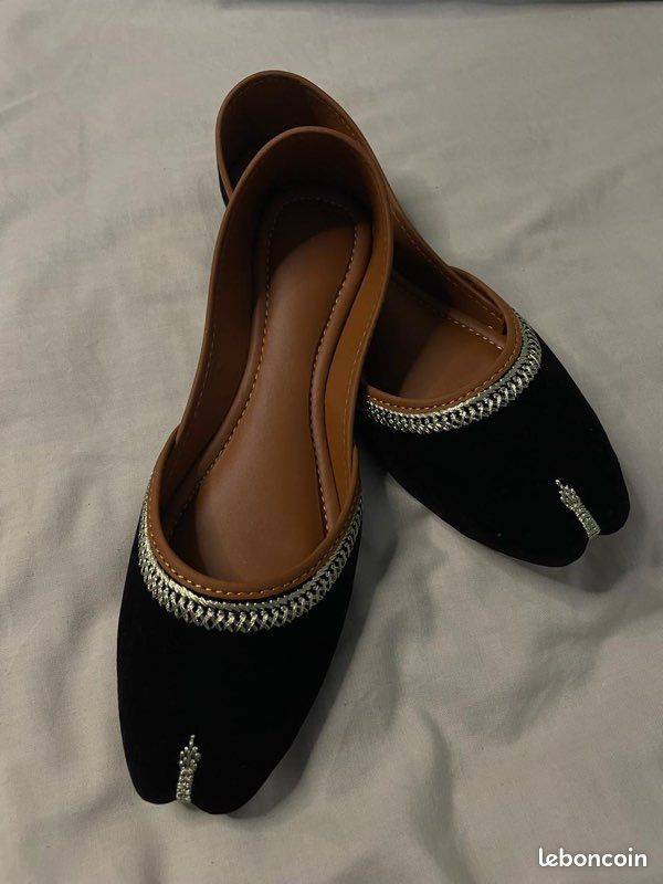 Shoes (image 2)
