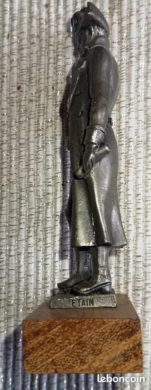 Figurine Empire en etain de L'Empereur Napoleon Bonaparte N1 pres de sa