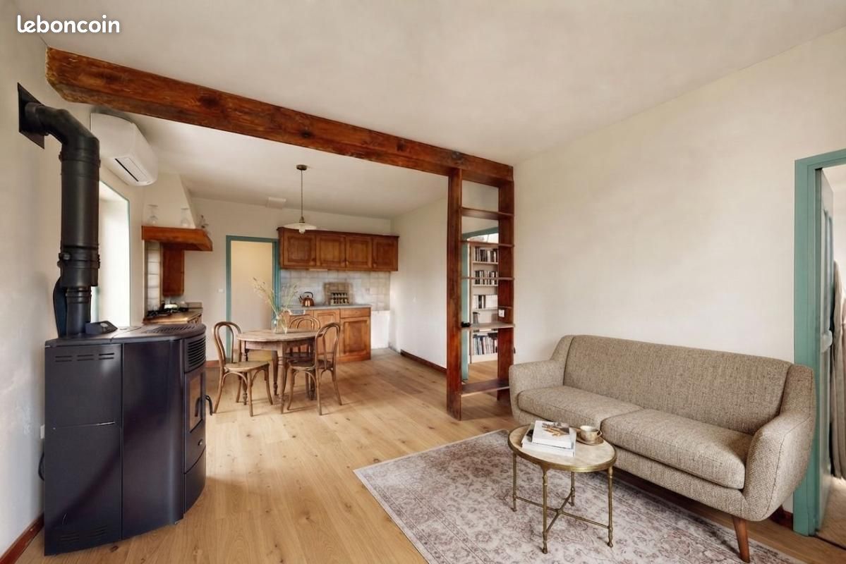 Maison 6 pièces 112 m² · à Fontaine-de-Vaucluse · 112 m² · 336 000 €