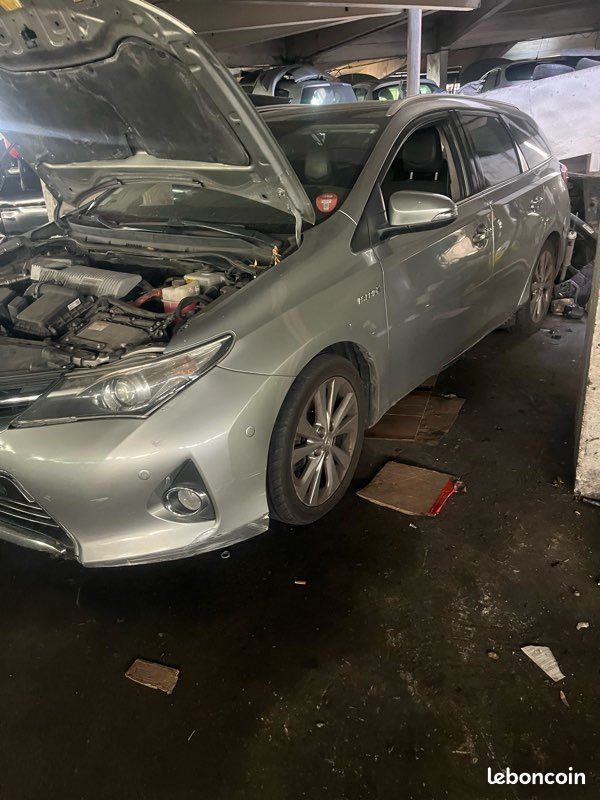 Toutes pièces Toyota Auris 1.8 hybrid break phase 1 (image 1)