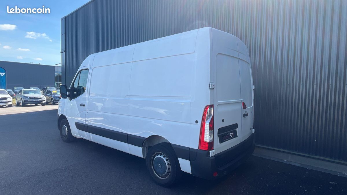 Renault master fourgon l2h2 blue dci 135 grand confort (image 3)