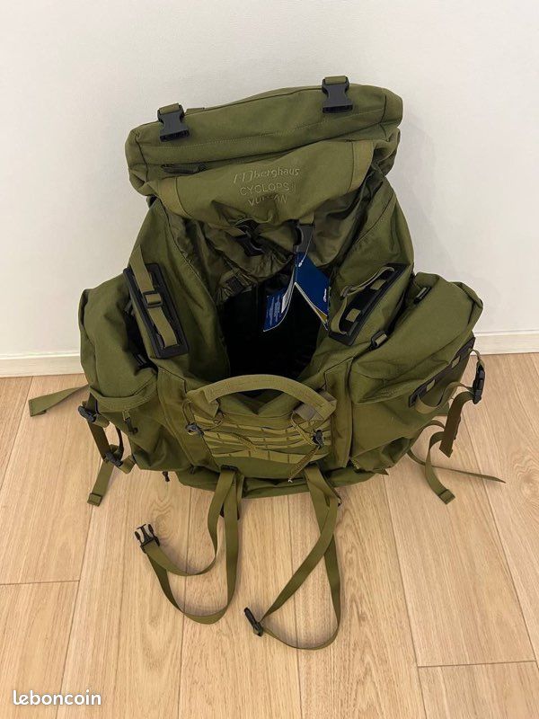 Sac à Dos Berghaus Vintage Grand Format Kaki - Style Militaire, Poches Externes, Occasion
