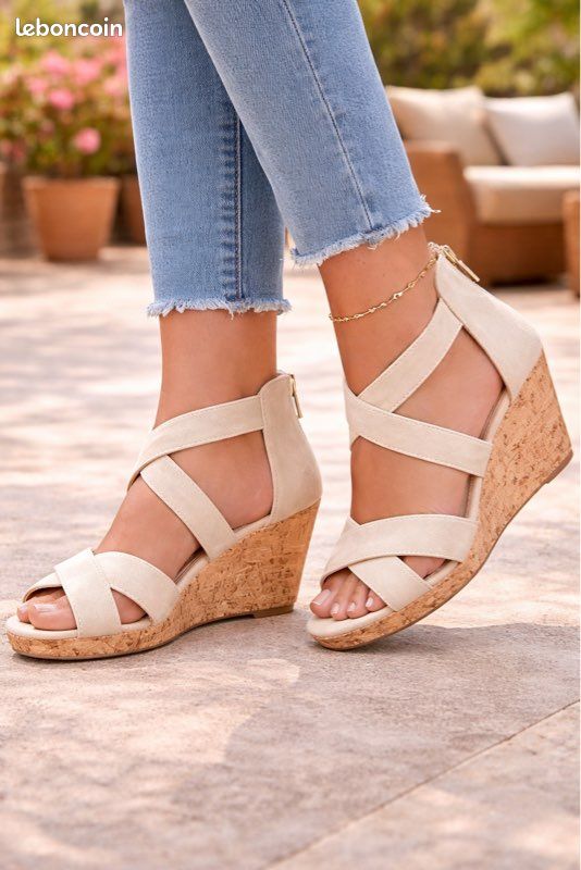Sandales Compensées Truffle En Daim Souple Nude - Taille UK 4 / US 6 / EU 37