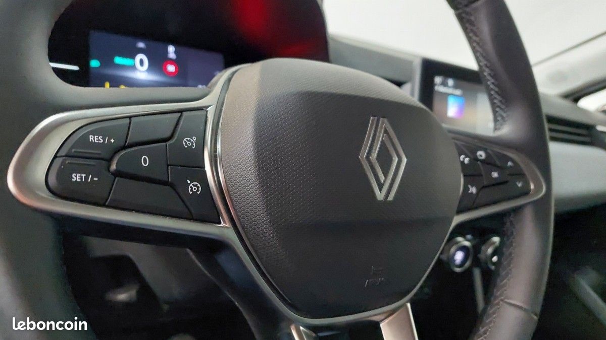 Renault Clio V Evolution E-Tech full hybrid 145 -24 (image 18)
