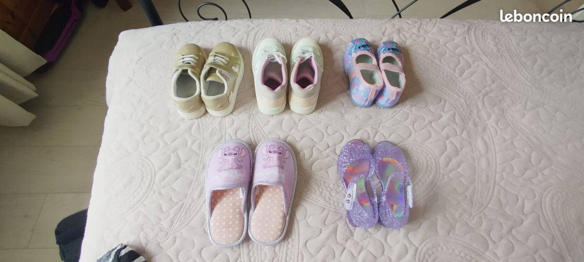 Lot chaussures et chaussons filles (image 1)