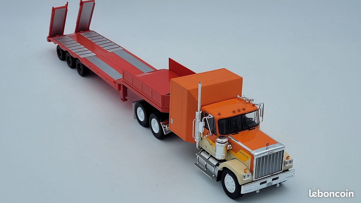 CAMION MAN F2000 19.463 ROAD STAR SEMI-REMORQUE PORTE-ENGINS IXO 1/43ème