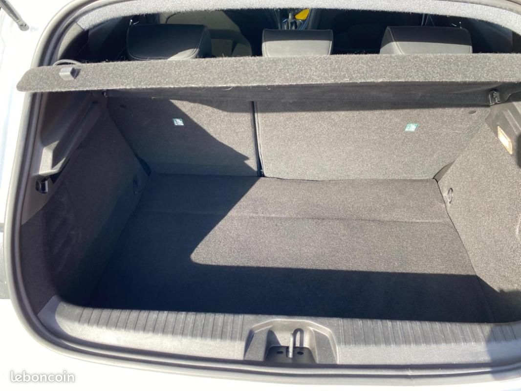 Renault Clio V E-Tech full hybrid 145 ch GSR2 Techno (image 16)