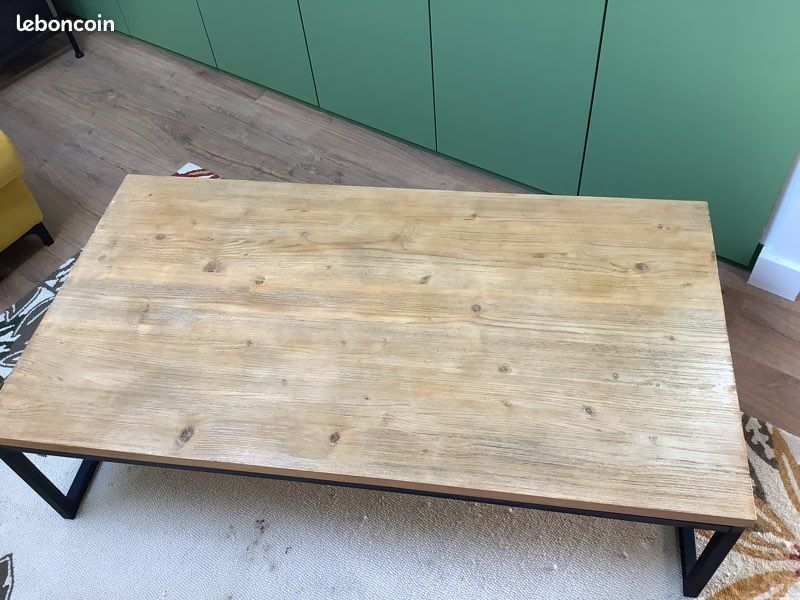 Table rectangulaire en métal noir, plateau en bois (image 1)