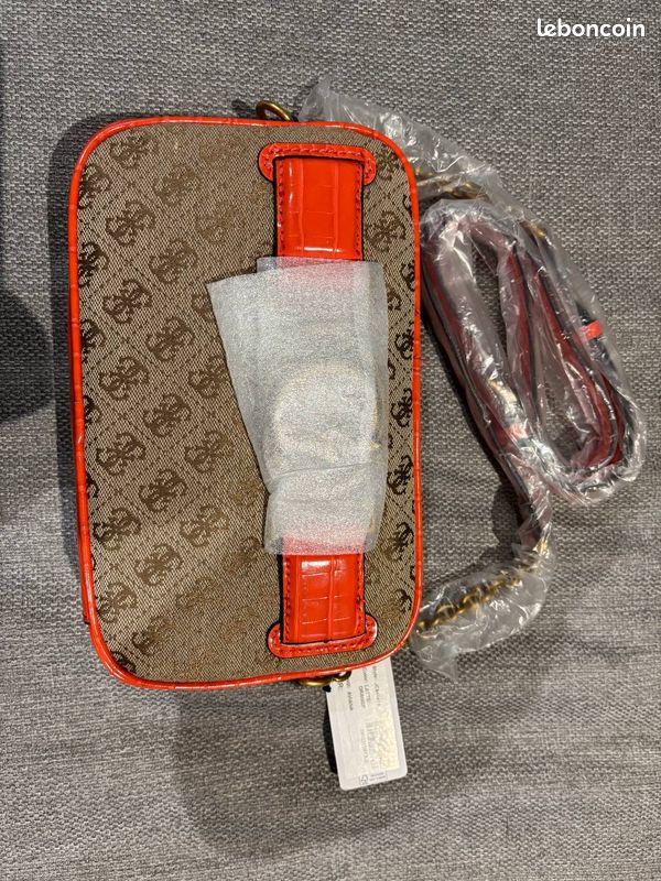 Sac Bandoulière Appareil Photo GUESS Aviana - Couleur Whiskey (marron) - Neuf Avec étiquettes