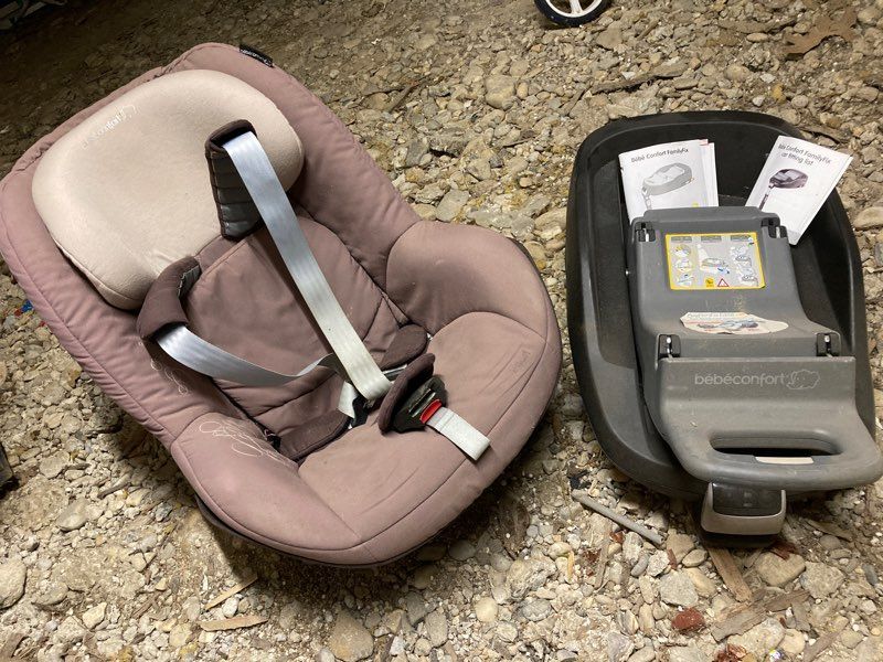 Siège auto bébé confort pearl avec base isofix - Équipement auto