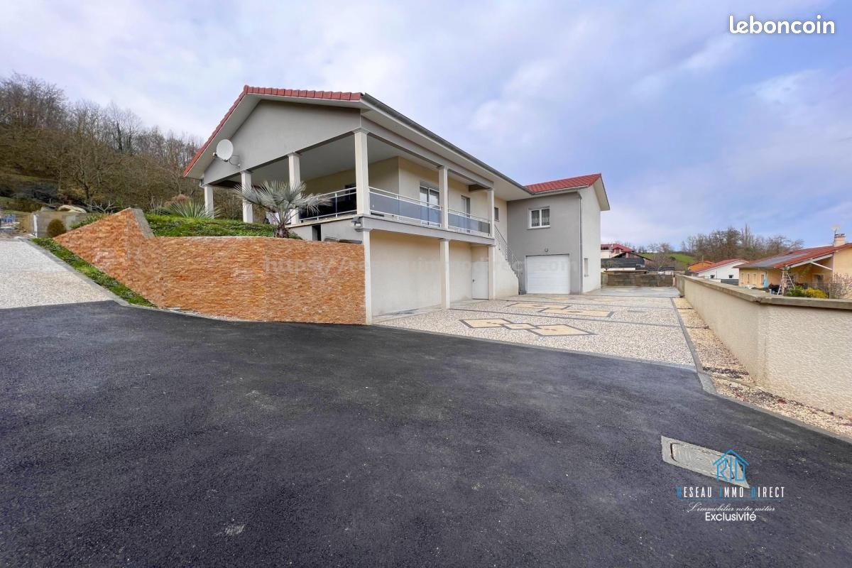 Maison 6 pièces 140 m² · à Viriville · 140 m² · 395 000 €