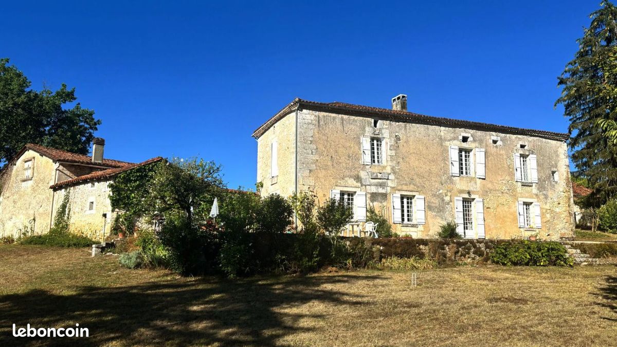 Maison 11 pièces 315 m² · à Brantôme en Périgord · 315 m² · 353 600 €