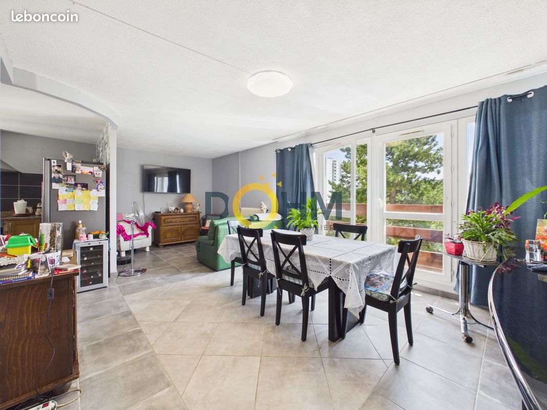 Appartement 4 pièces 93 m² · à Andrézieux-Bouthéon · 93 m² · 129 000 €