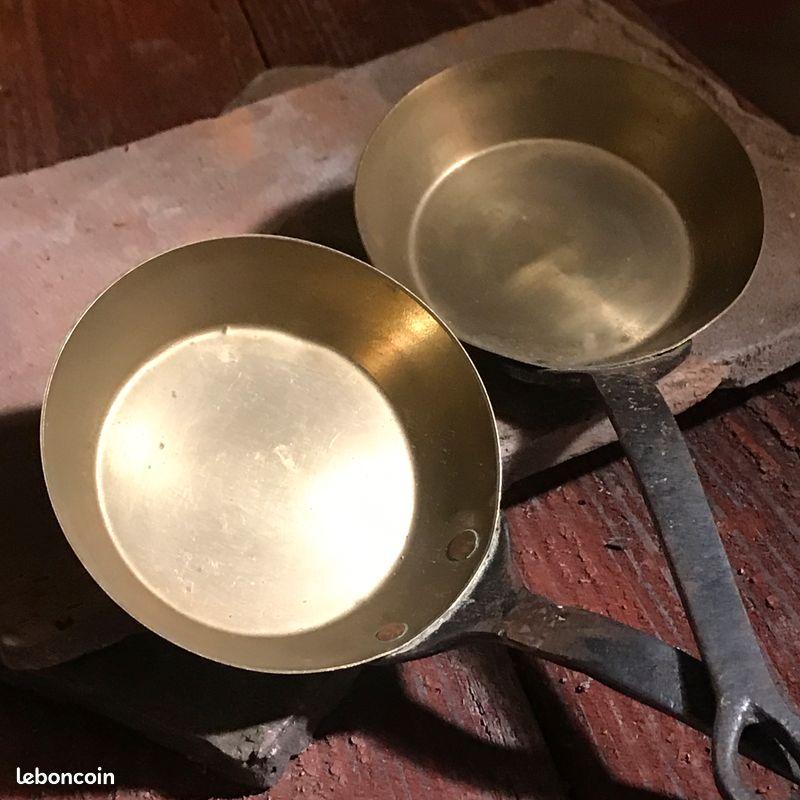 Deux petites casseroles en laiton (image 2)