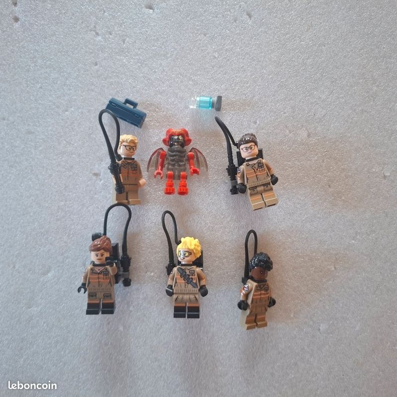 Lego figurines Ghostbusters du set 75828 (image 1)