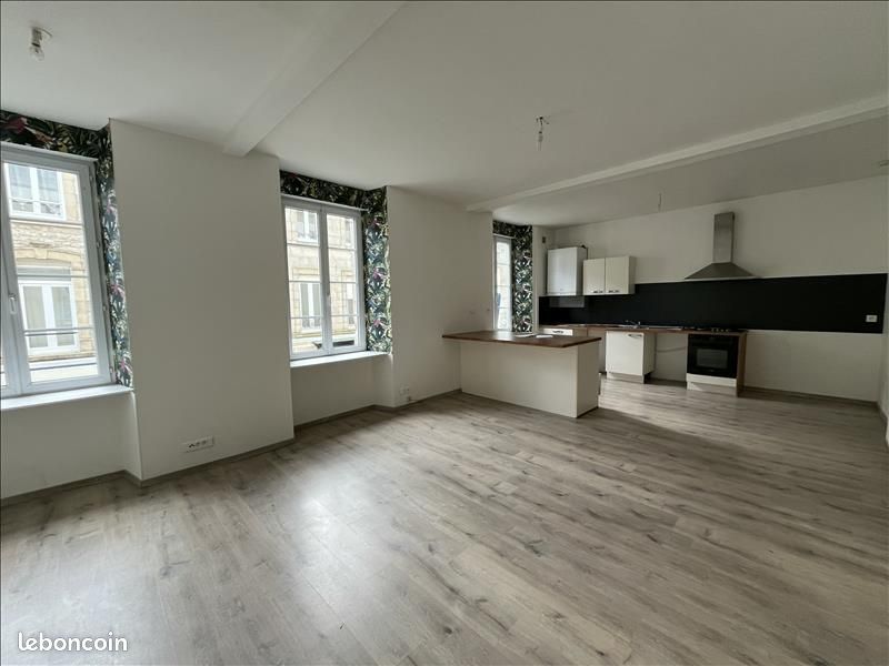 Appartement 4 pièces 81 m² · à Pont-l'Abbé · 81 m² · 756 €