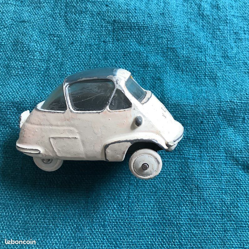 Quiralu Isetta Velam - Collection