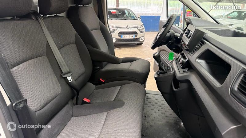 Renault Trafic Véhicule utilitaire ou Société L1H1 3T 2.0 Blue dCi 130ch Confort (image 15)