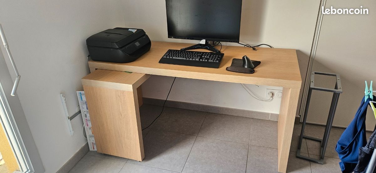 Bureau (image 2)