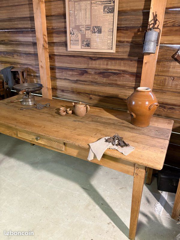 ✨ Table ancienne entièrement rénovée – bois massif ✨ (image 2)