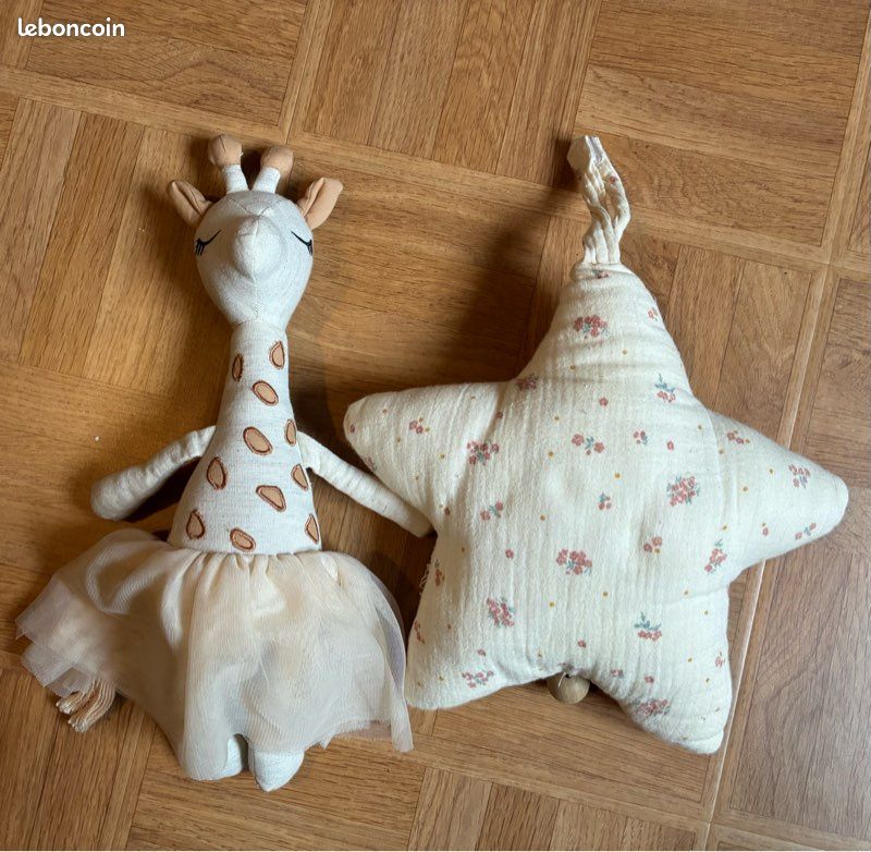 Peluche / poupée girafe & mobile musical Cyrillus (image 1)