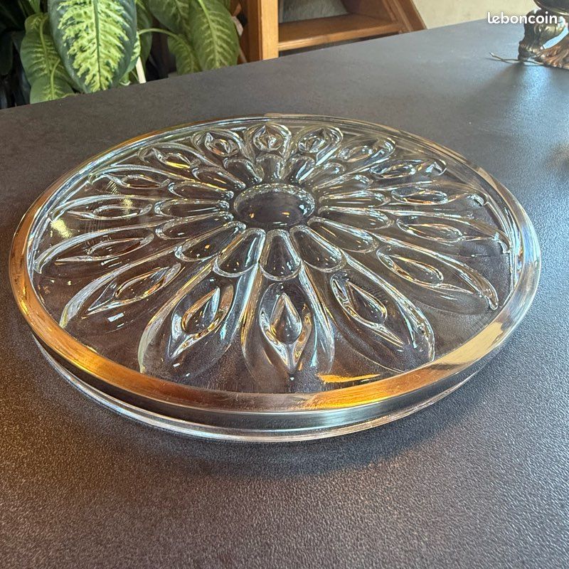Dessous de plat en verre moulé - France