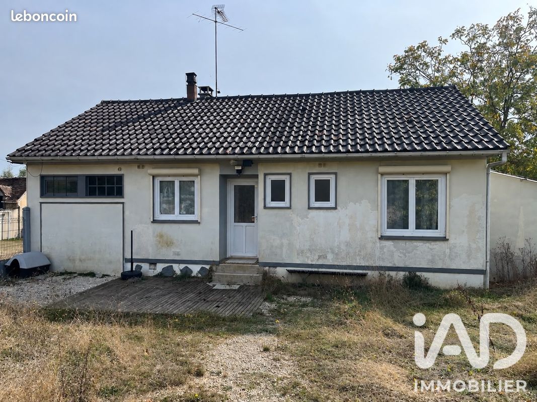 Maison 3 pièces 77 m² · à Villeneuve-sur-Yonne · 77 m² · 110 000 €