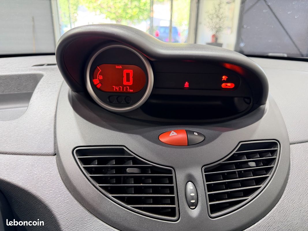 Renault TWINGO II Expression (image 20)