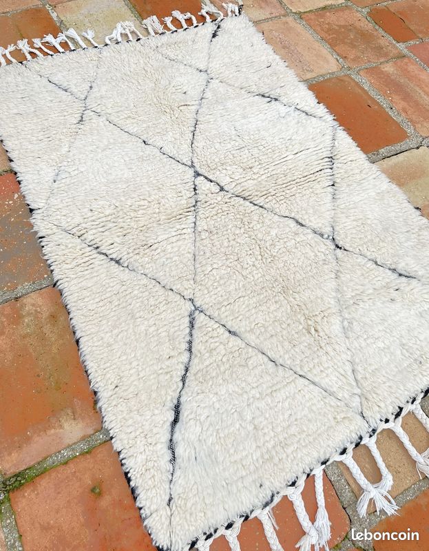Tapis Beni Ouarain berbère – 182 × 106 cm – Tissé main – Laine naturelle – Fait main - Décoration bohème – Tapis marocain unique (image 4)