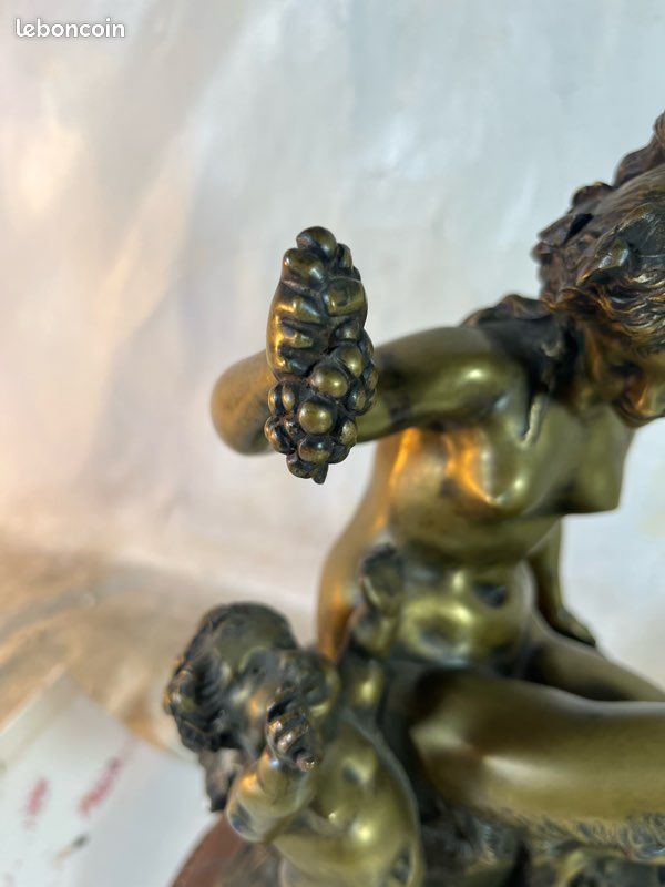 Sculpture en bronze signée Claudion – Bacchante et enfant bronze (image 4)