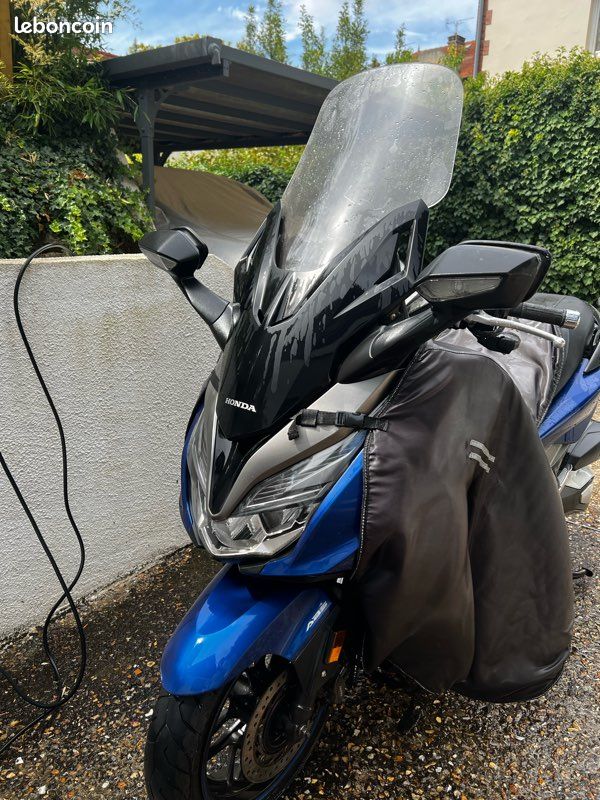 Scooter Forza 350 (image 2)