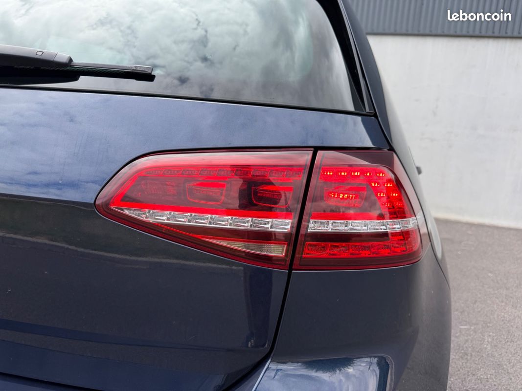 VOLKSWAGEN GOLF 7 GTI 2.0 TSI 220ch DSG6 - Sièges Chauffants / Carnet d'entretien - (image 41)