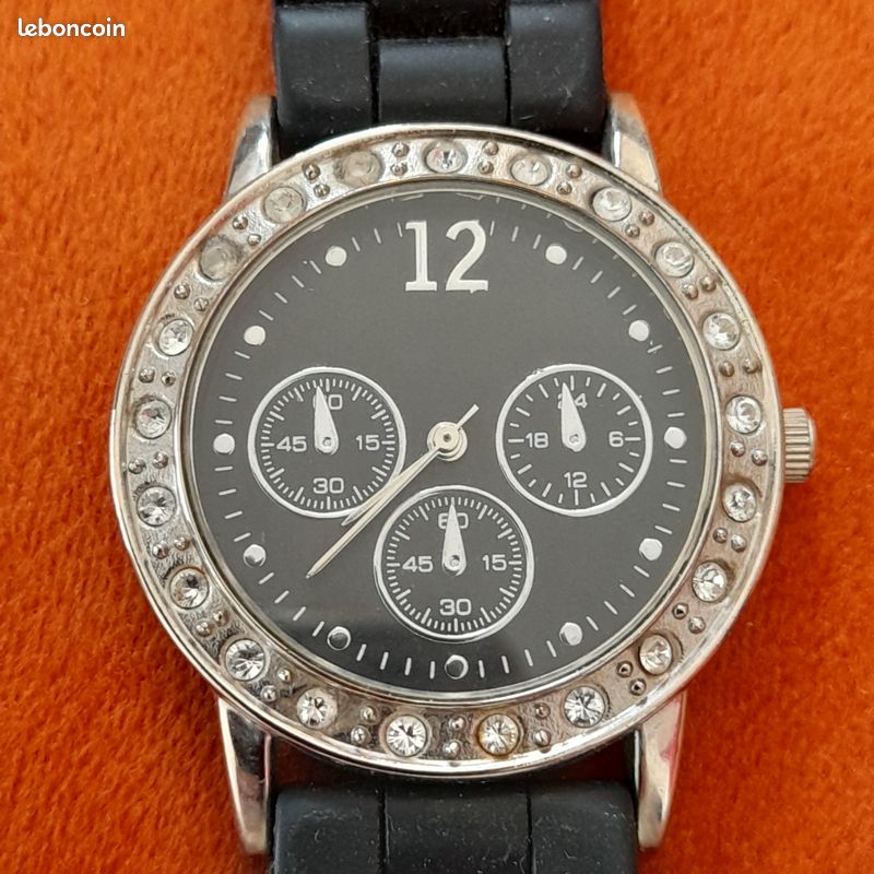 Montre bracelet caoutchouc noir (image 1)