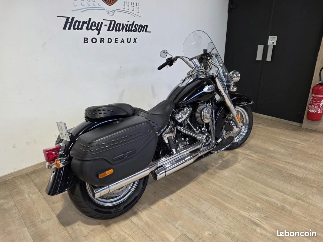 Harley Davidson SOFTAIL HERITAGE 1868 CLASSIC (image 3)
