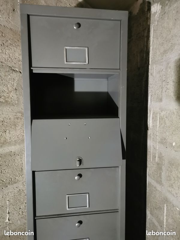 Meuble métallique vintage (image 5)