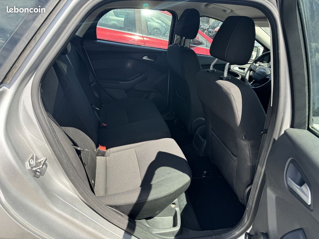 Ford FOCUS 1.5 TDCI 120CH STOP&START TITANIUM (image 9)
