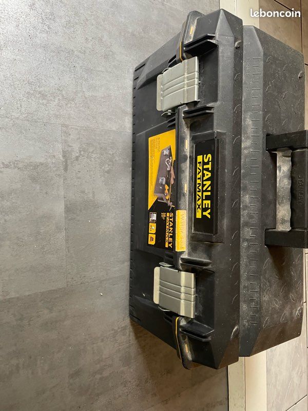 Caisse à outils (image 1)