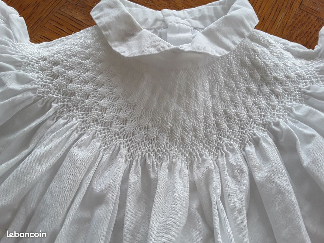 Robe de bébé ancienne brodée blanche (image 2)