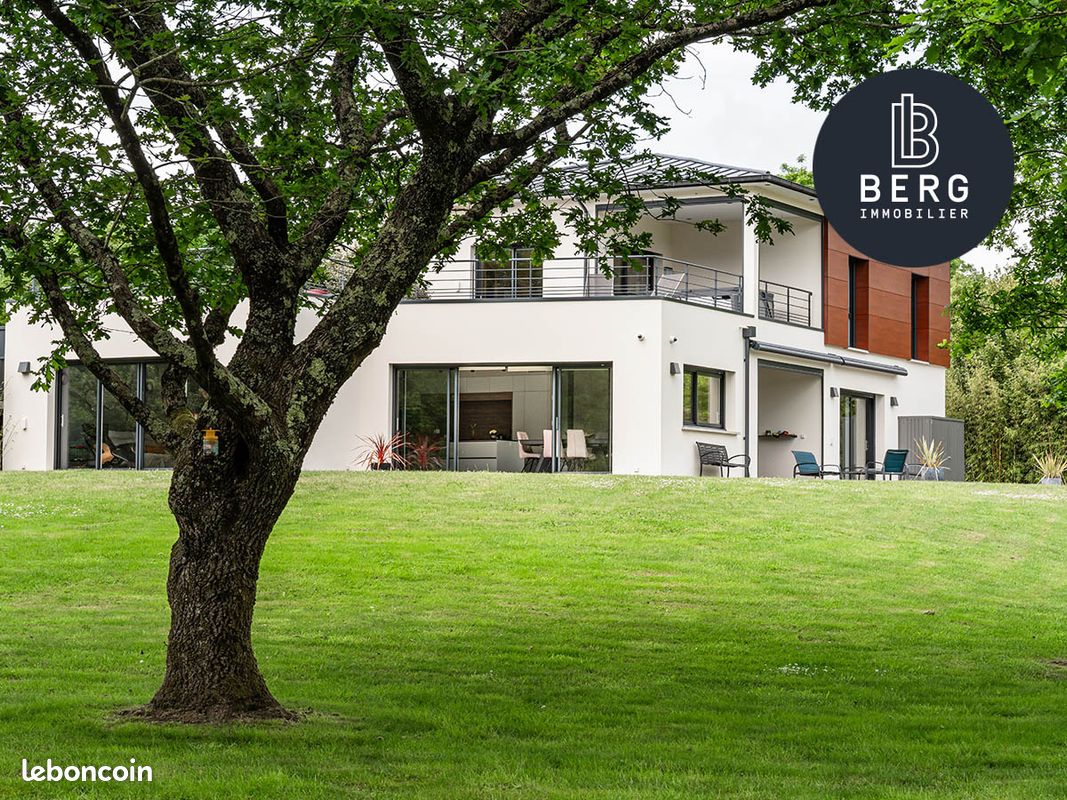 Maison 8 pièces 245 m² · à Ploemel · 245 m² · 1 290 000 €