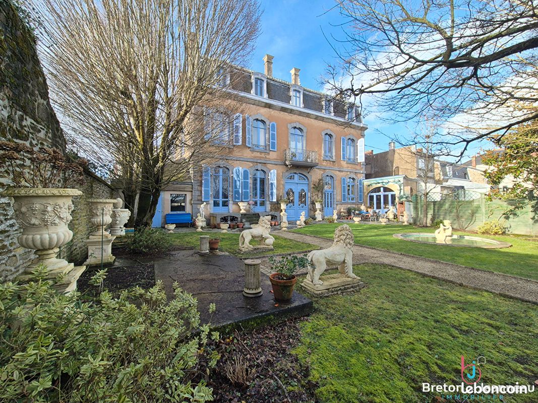 Local commercial 15 pièces 450 m² · à Mayenne · 450 m² · 869 840 €