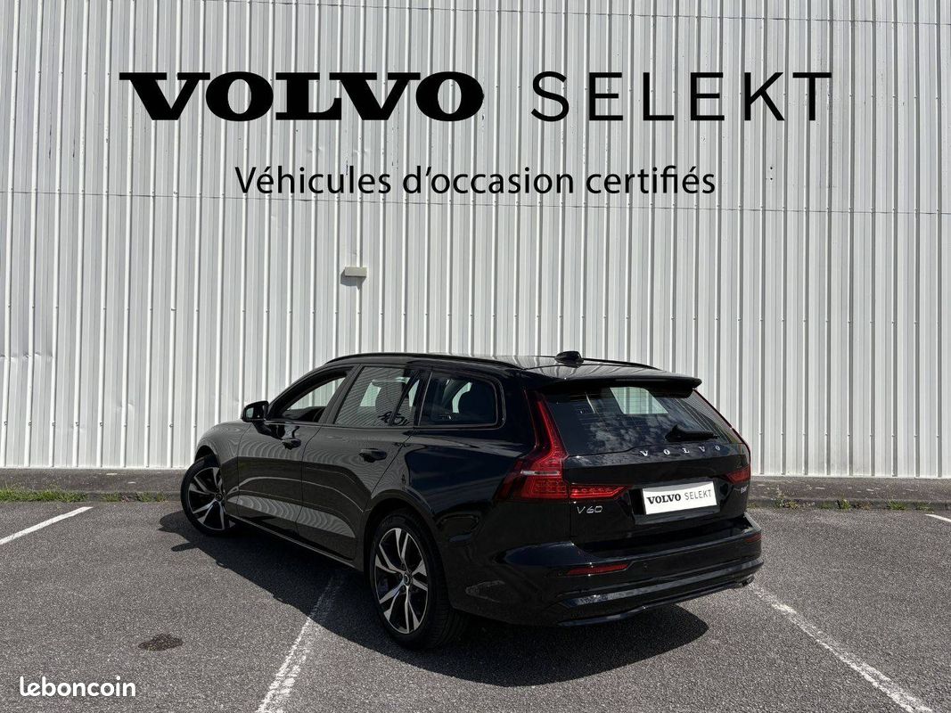 VOLVO V60 Micro hybride essence B4 197 ch DCT7 Ultra Style Dark (image 4)