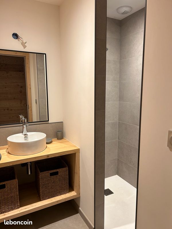 Serre- Chevalier Chantemerle. Bel appartement neuf en RDC de chalet (image 10)