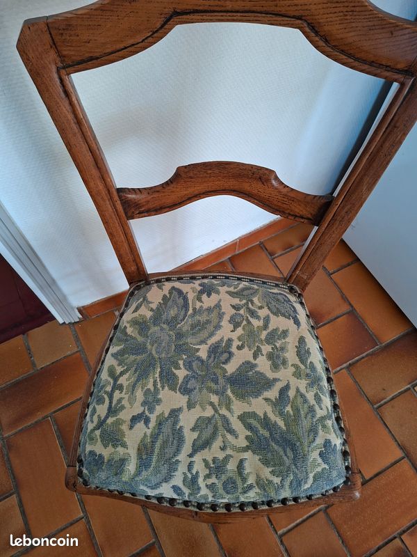 Petite chaise ancienne (image 2)