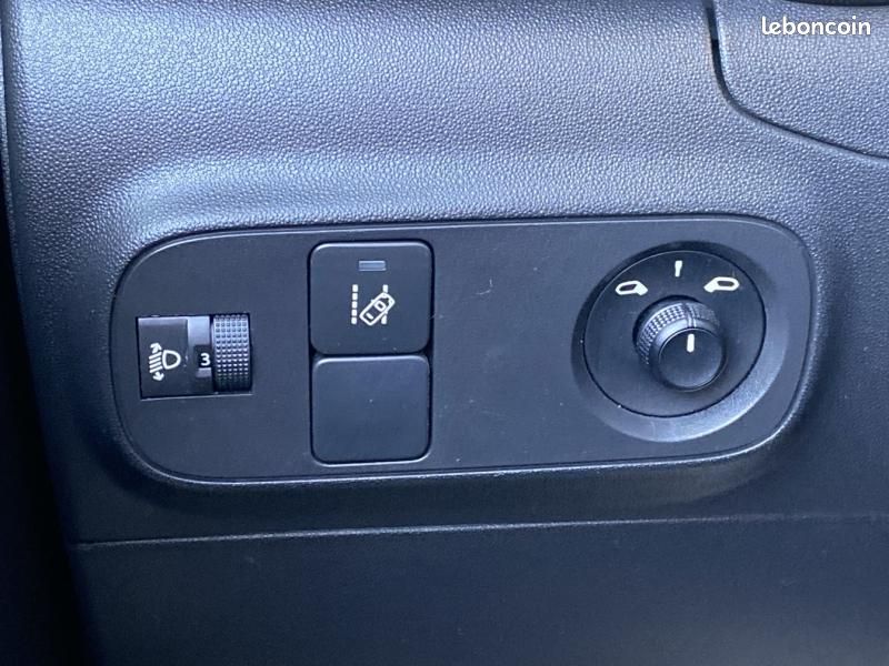 Citroen C3 1.2 PureTech 83ch S&S YOU (image 17)
